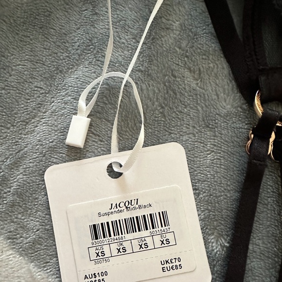 JACQUI SUSPENDER - Picture 15 of 15